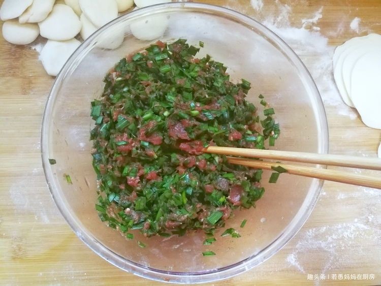 拌饺馅放调料的顺序__饺子馅儿的拌料