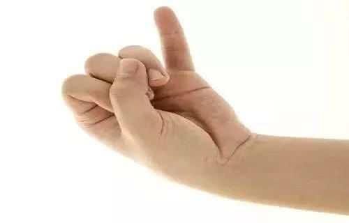 按压拇指疼痛中医怎么说__按摩拇指的好处